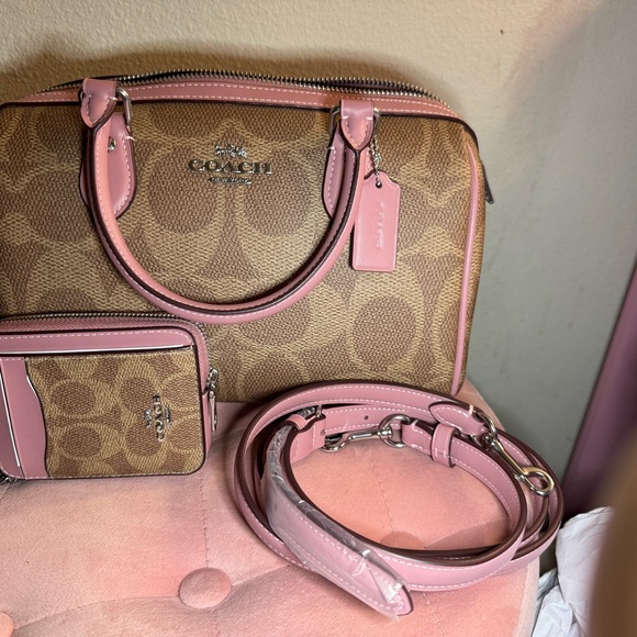 Coach Rowan signature Dusty Pink - Picture 9 of 11